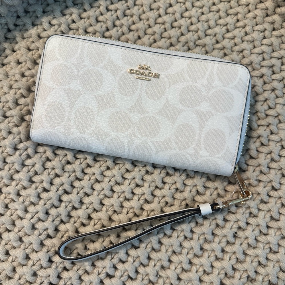 Chalk/Glacier White Coach Zip Wallet